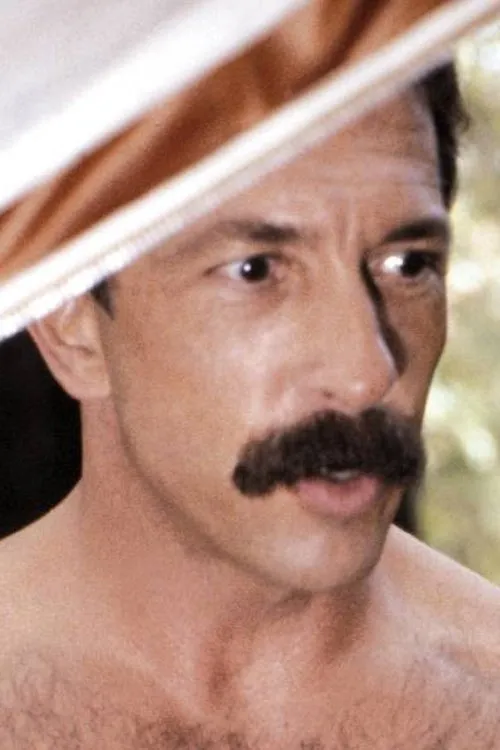 Don Talon interpretando a 