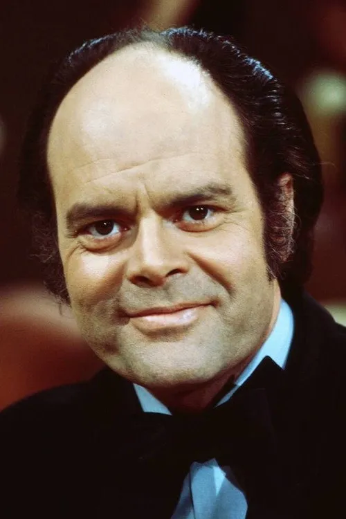 Donald Grobe interpretando a Belmonte (archive footage)