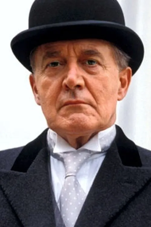 Windsor Davies ha trabajado con Donald Hewlett en 3 ocasiones