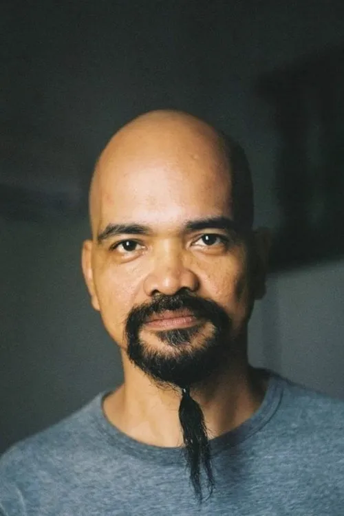 B.J. Flores ha trabajado con Dong Abay en 1 ocasiones