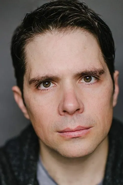 Donovan Cerminara interpretando a Cpl. Evans