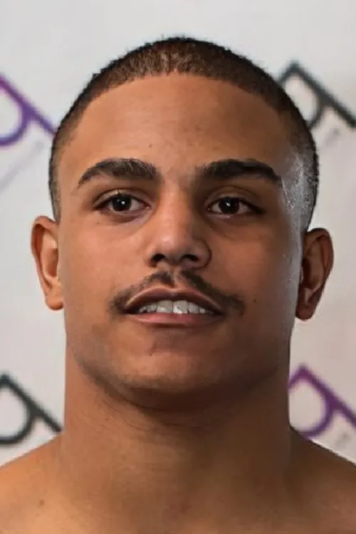 Donte Stubbs interpretando a Self