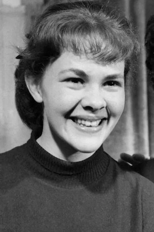 Dorothy Bromiley interpretando a Rose Blake