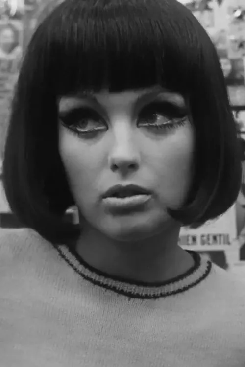 Dorothy McGowan interpretando a Polly Maggoo