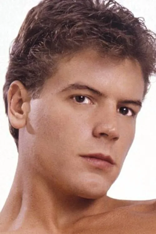 Doug Niles interpretando a Mark