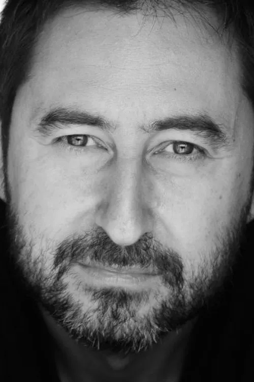 Douglas Dean interpretando a Peter