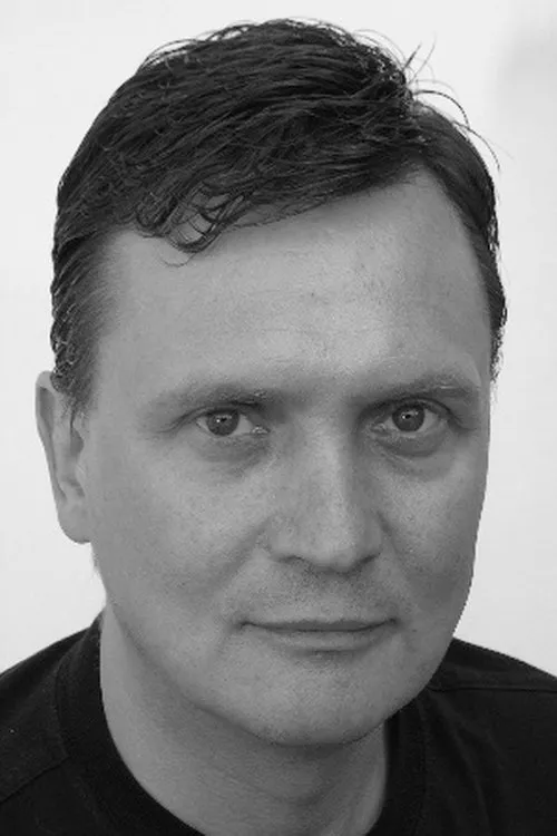 Caroline Guthrie ha trabajado con Douglas Sannachan en 3 ocasiones