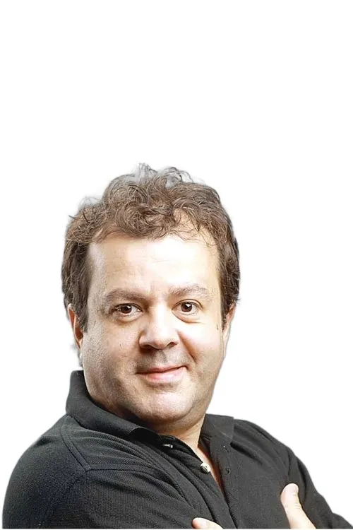 Drago? Mo?tenescu interpretando a 