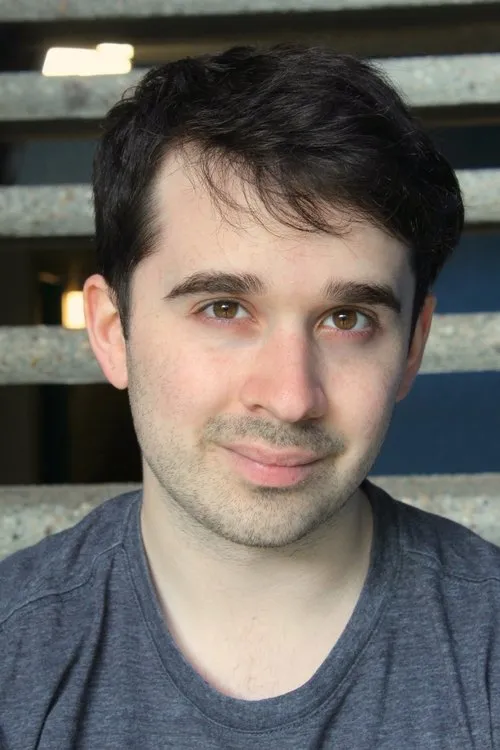 Drake Dalgleish interpretando a Man