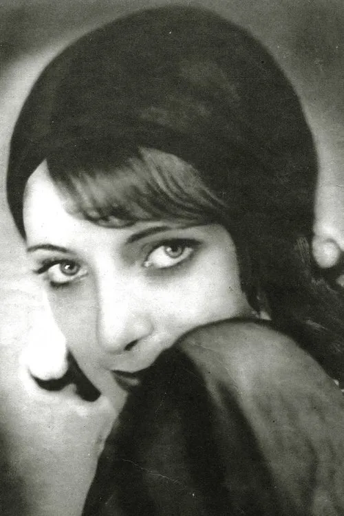 Dria Paola interpretando a 