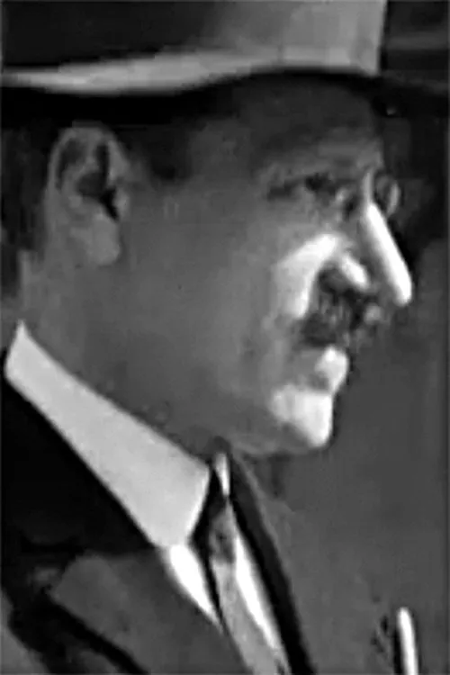 Du Verron interpretando a General Supervisor Bec-de-Gaz