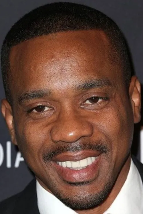 Duane Martin interpretando a Frankie