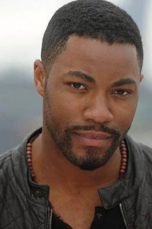 Duane McLaughlin interpretando a Aaron Henry