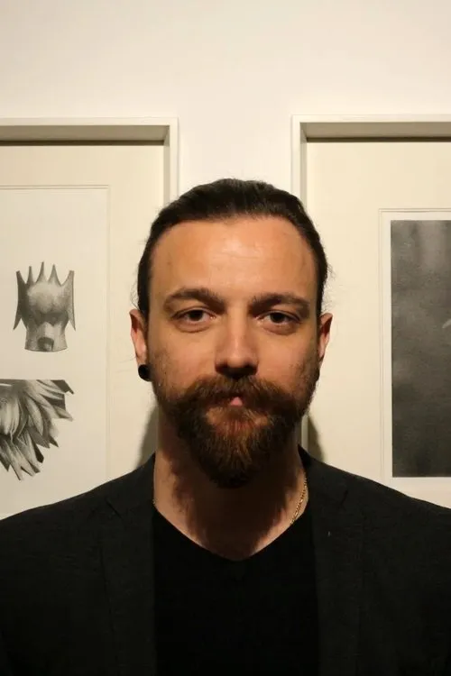 Duje Medić interpretando a Junkie in the Back Alley