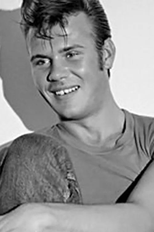 Duke Benson interpretando a (segment 