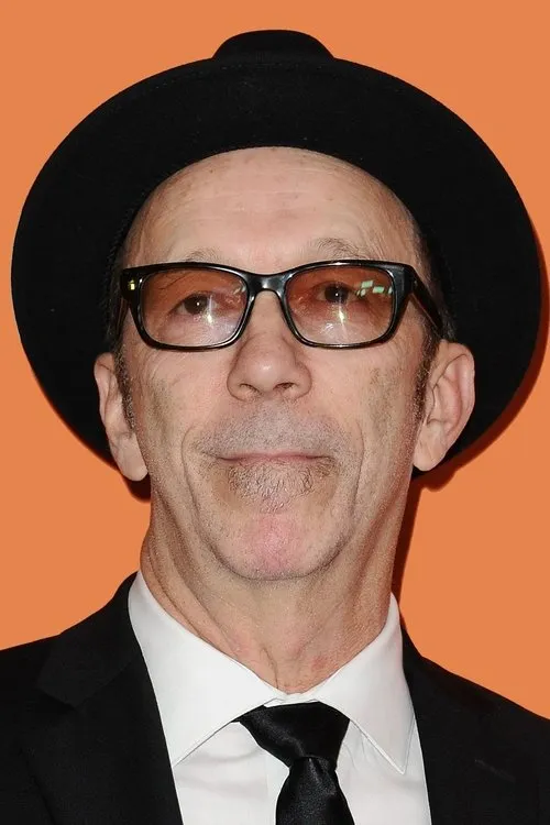 Duke Erikson interpretando a Self