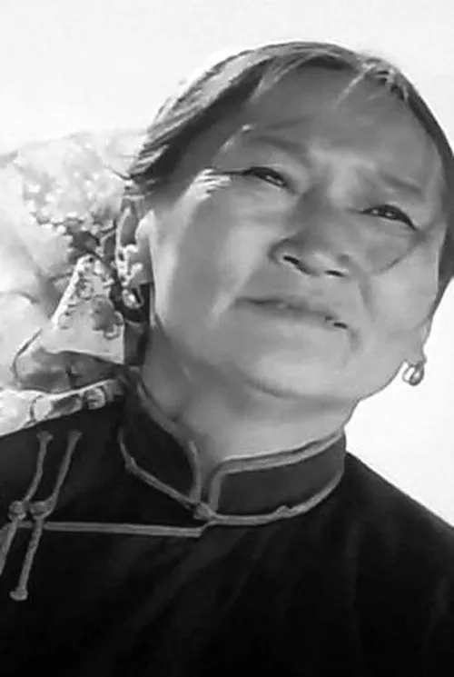 Dulamjav Luvsandorj interpretando a Tsermaa