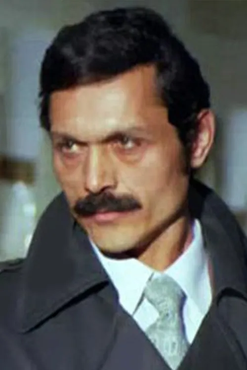 Hasan Yildiz ha trabajado con Dündar Aydınlı en 4 ocasiones