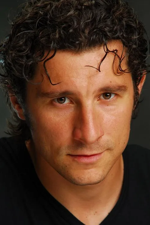 Dušan Bućan interpretando a Dejan