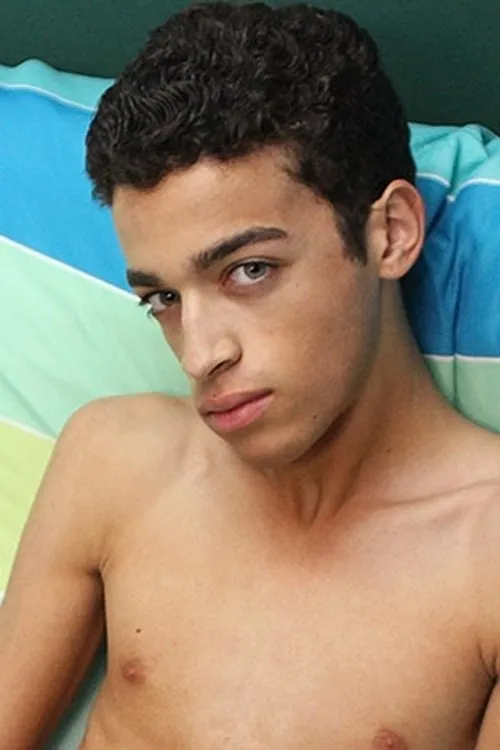 Dustin Cooper interpretando a 