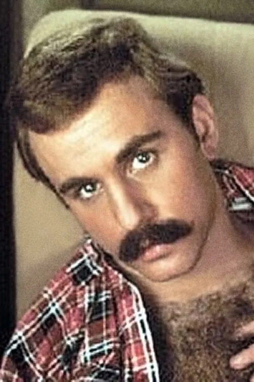 Dwan interpretando a