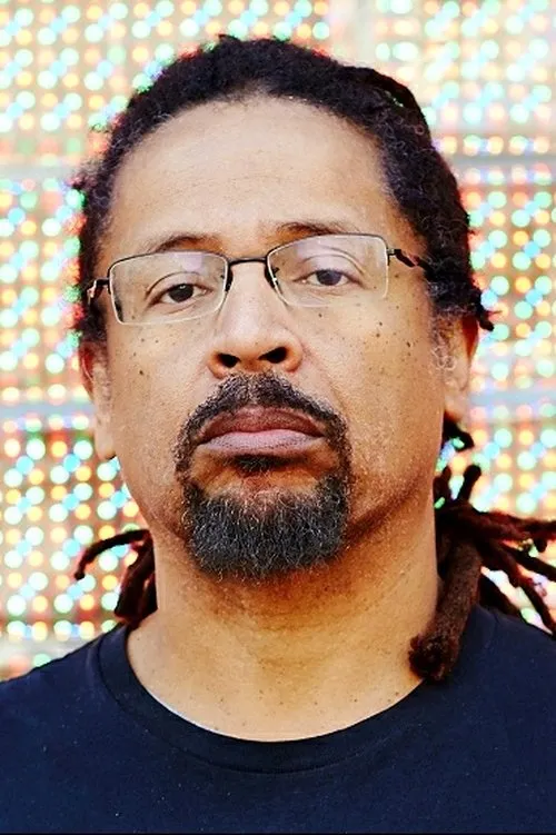 Dwayne Kennedy interpretando a Self