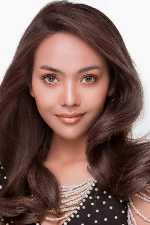 Dy Sonita interpretando a