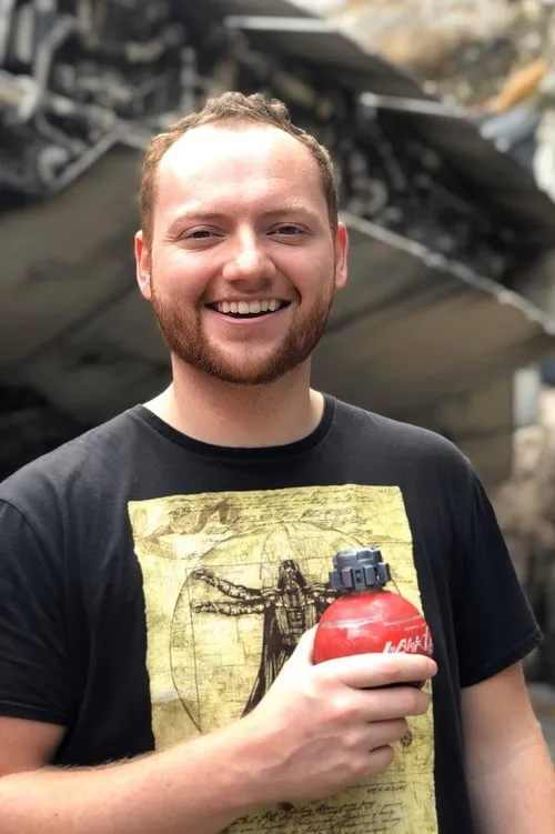 Dylan McKay interpretando a Edward