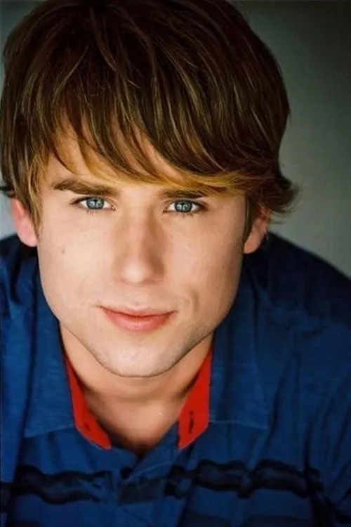 Dylan McKnight interpretando a Richard Winslow