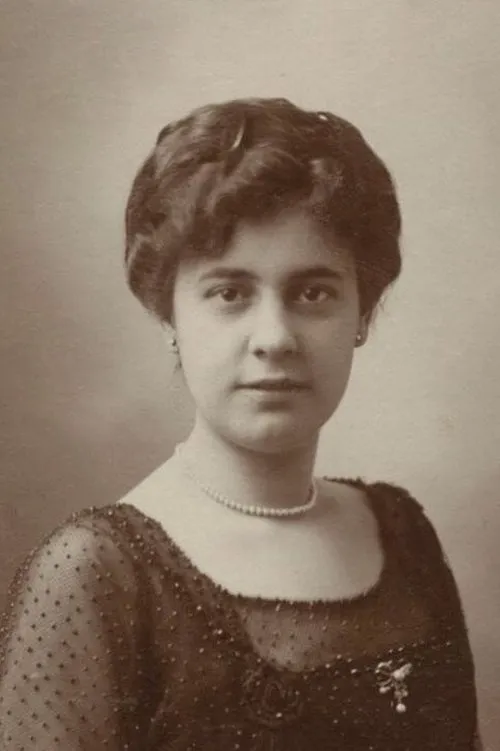 Ebba Thomsen interpretando a