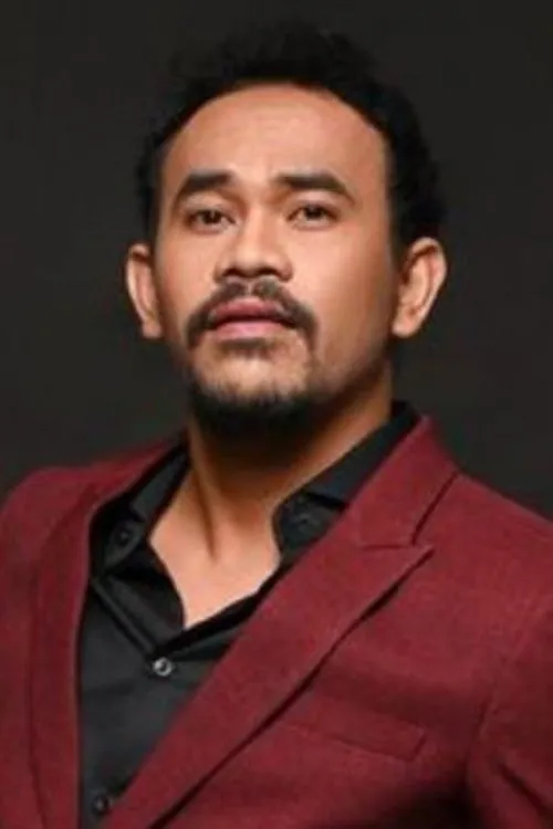 Michael Simon Russell ha trabajado con Ebel Cobra en 1 ocasiones