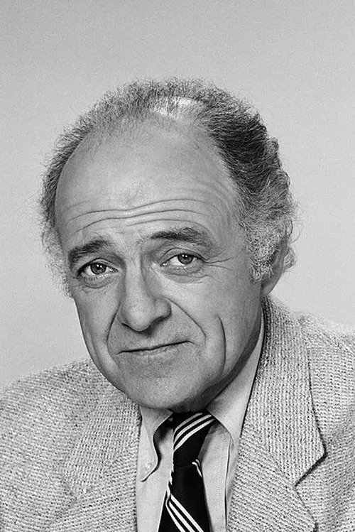 Ed Flanders interpretando a Brigadier