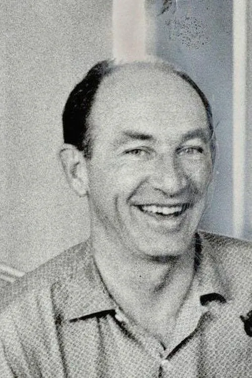 Ed McNamara — personaje: Sun Bear