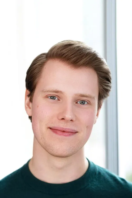 James R. Baylis ha trabajado con Edan Leslie en 1 ocasiones