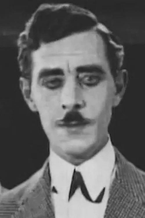 Eddie Boland interpretando a 