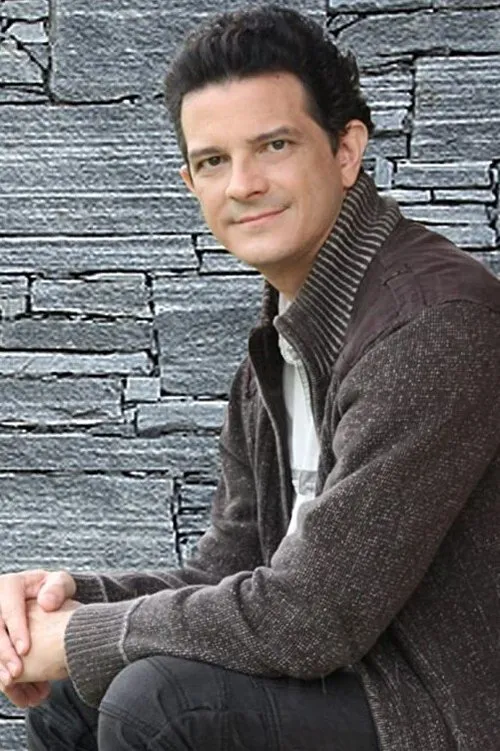 Mauricio Bermudez ha trabajado con Eddie Eniel en 1 ocasiones