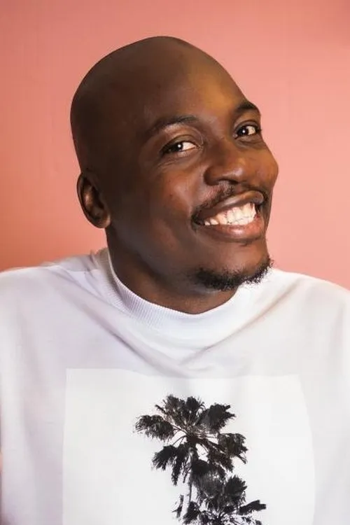 Eddie Kadi interpretando a Tunde