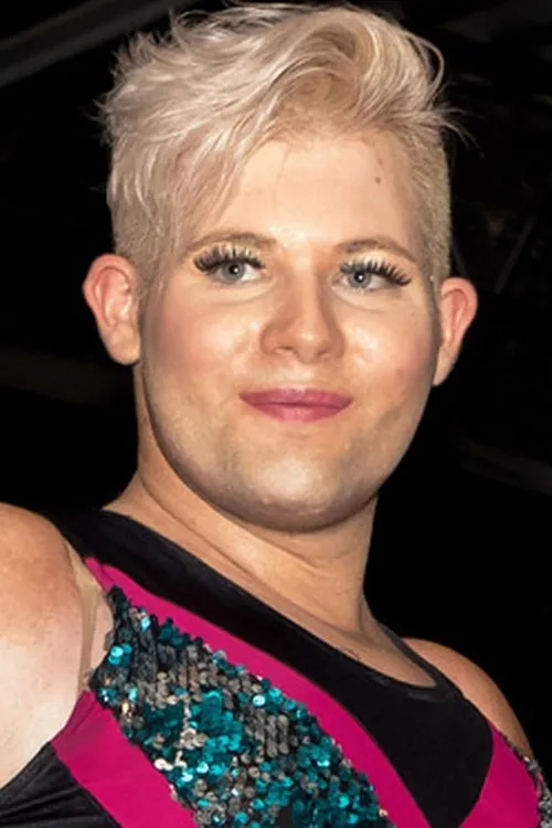 Eddy McQueen interpretando a Eddy McQueen