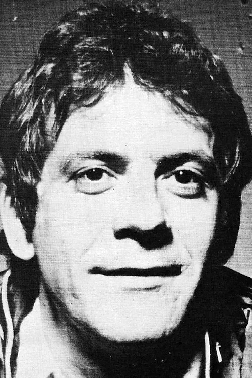 Edgar Gurgel Aranha interpretando a Peter Aster