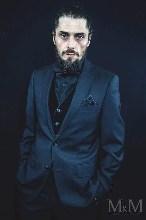 Jim Nieciecki ha trabajado con Edi Mehana en 1 ocasiones