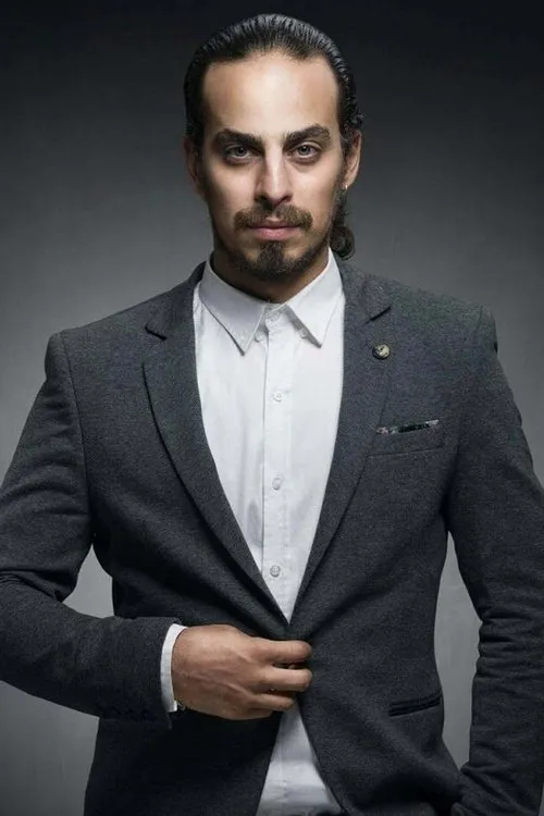 Mojdeh Daie ha trabajado con Edmon Orahi en 1 ocasiones