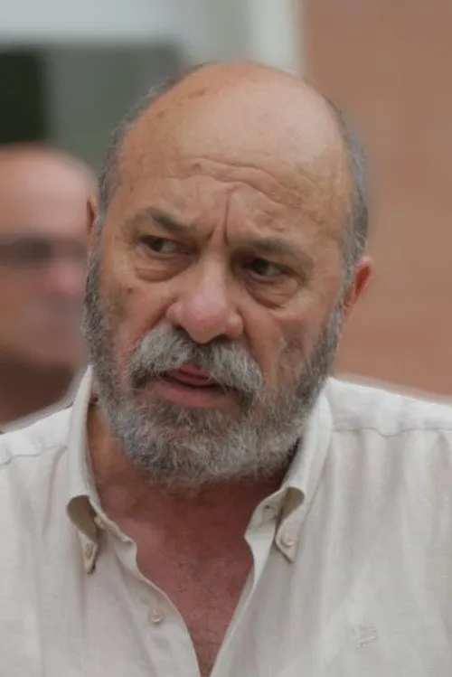 Edmond Budina interpretando a Partizan