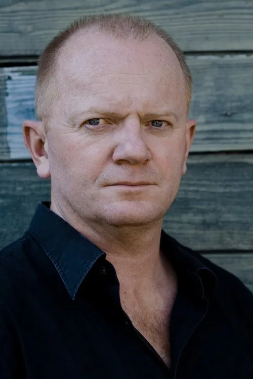 Edmund Jäger interpretando a Robert Stein