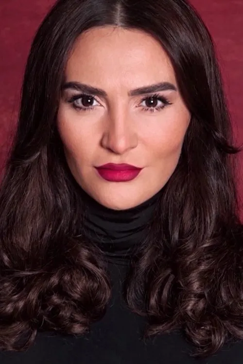 Edona Reshitaj interpretando a Qamile