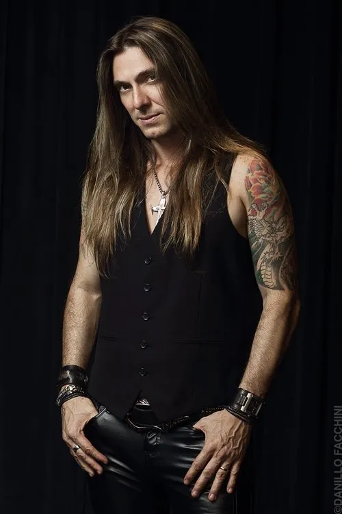 Felipe Andreoli ha trabajado con Edu Falaschi en 2 ocasiones