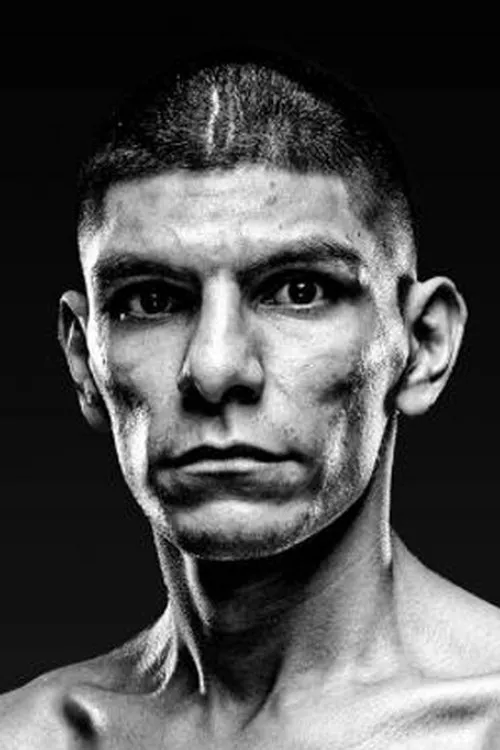 Eduardo Baez interpretando a Self