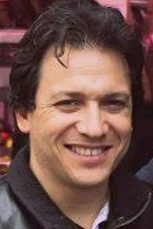 Eduardo Narvay interpretando a 