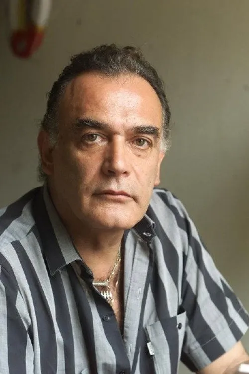 Eduardo Parra interpretando a Self