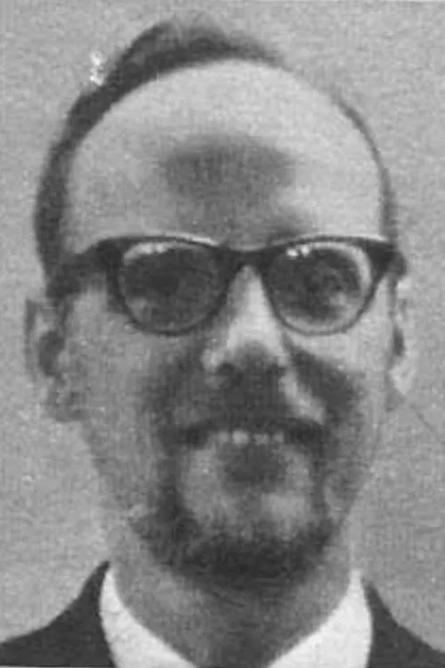 Edvard Matz interpretando a Self