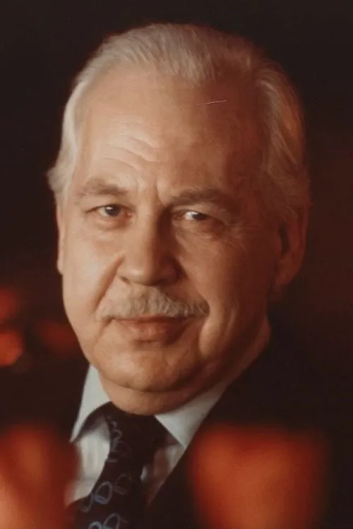 Edvin Tiemroth interpretando a Thorsen